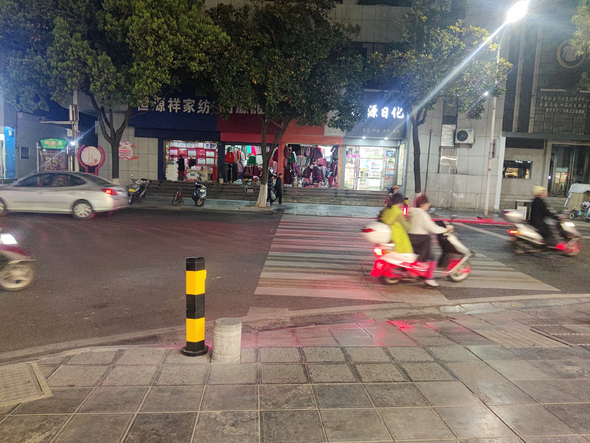 豐上光電智能斑馬線預(yù)警系統(tǒng)保障湖北宜昌遠安縣道路安全